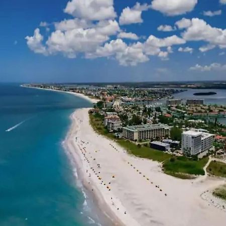 Private One-Bedroom 13-Directly Across From Beach St. Pete Beach Exterior photo
