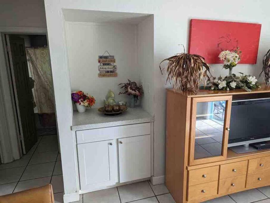 Private One-Bedroom 13-Directly Across From Beach St. Pete Beach Exterior photo